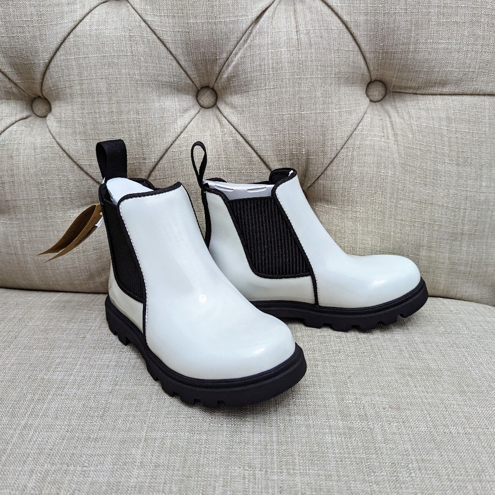 Native Shoes Little Girl's Glossy Boots - Picture 4 of 6